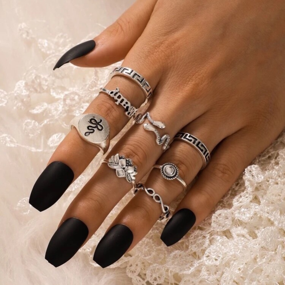 ⭐️ Set of 8 Costume BoHo Fashion Rings 🐍